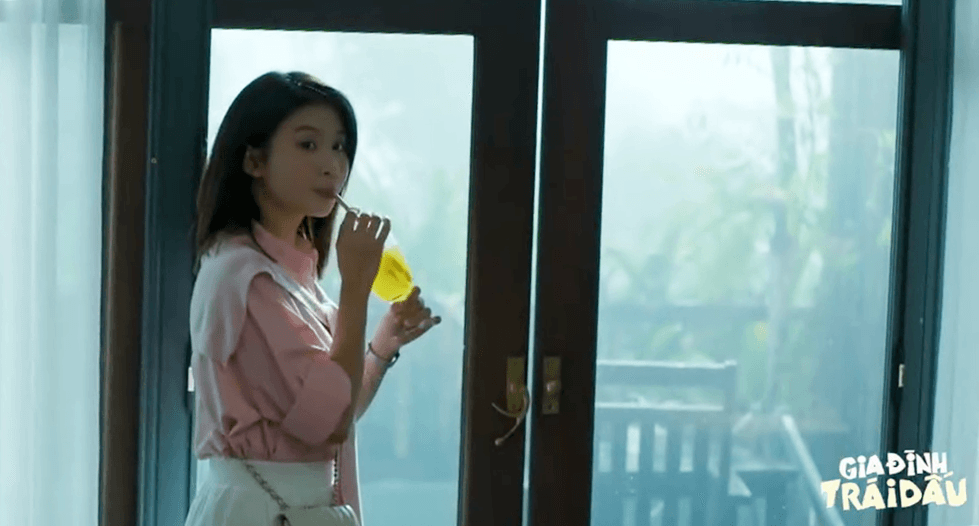 Cảnh Dương ngất đi sau khi uống nước cam có pha thuốc mê