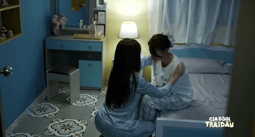 Cuộc đối thoại giữa Dương và các nhân vật khác về sự việc tống tình.