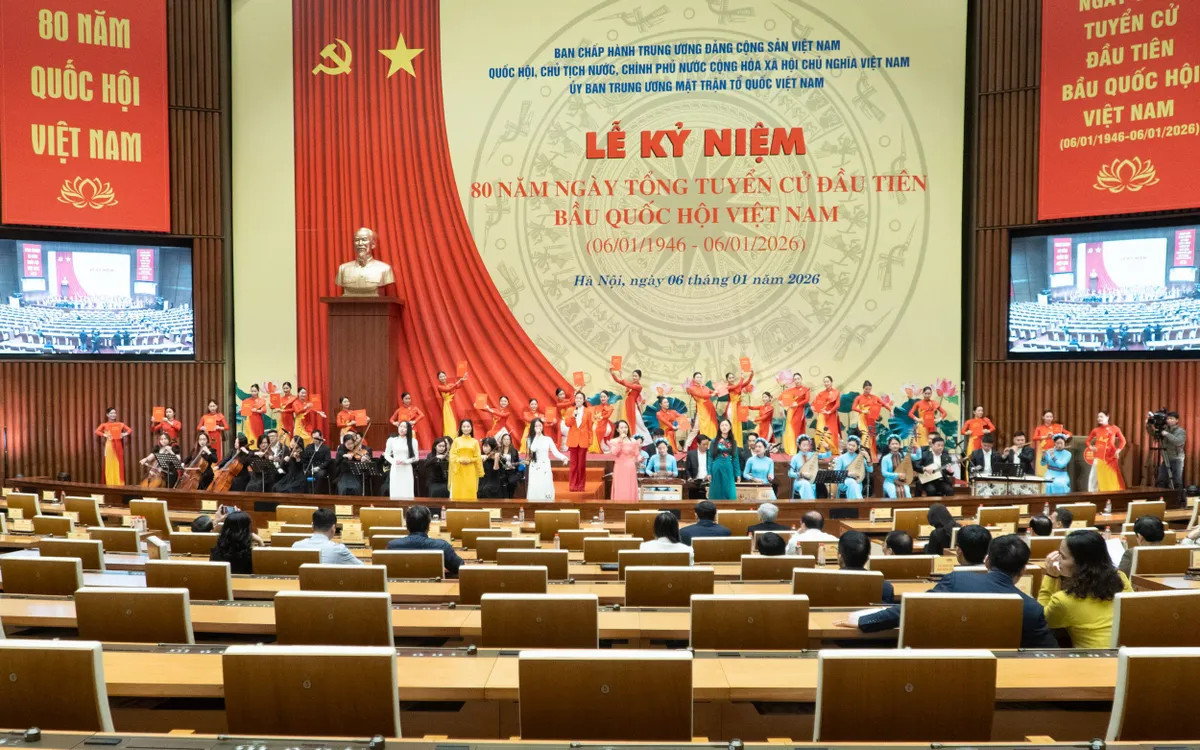 Toàn cảnh chuẩn bị cho Lễ kỷ niệm 80 năm Ngày Tổng tuyển cử đầu tiên bầu Quốc hội Việt Nam tại Nhà Quốc hội.