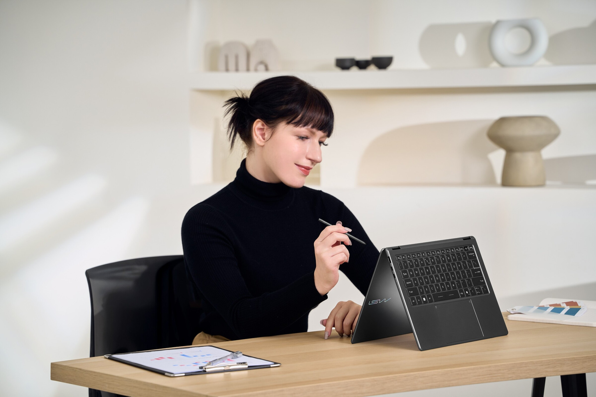 MSI Prestige 16 Flip AI+ với tùy chọn Core Ultra X9 và Core Ultra 7 Panther Lake-H