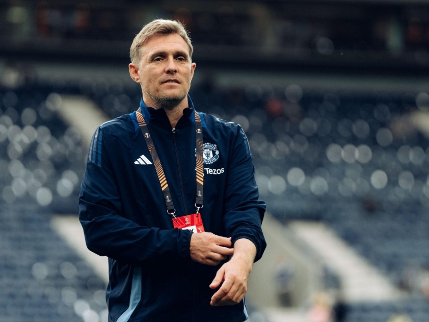 Darren Fletcher làm HLV tạm quyền Man Utd