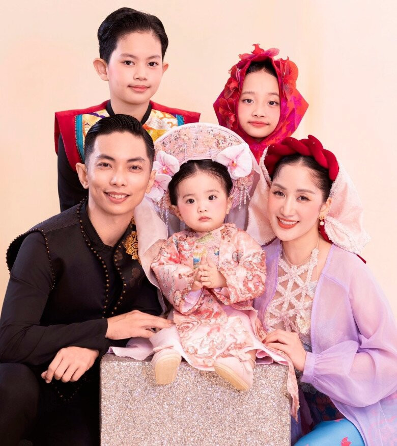 Gia đình Khánh Thi - Phan Hiển