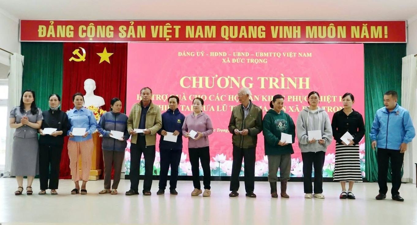 hình 4