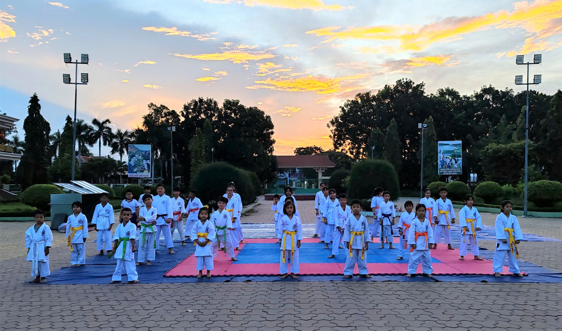 Karate lan tỏa mạnh mẽ trong học đường