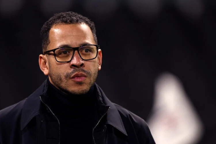 Liam Rosenior sẽ phải đưa ra những thay đổi về nhân sự trong thời gian tới.
