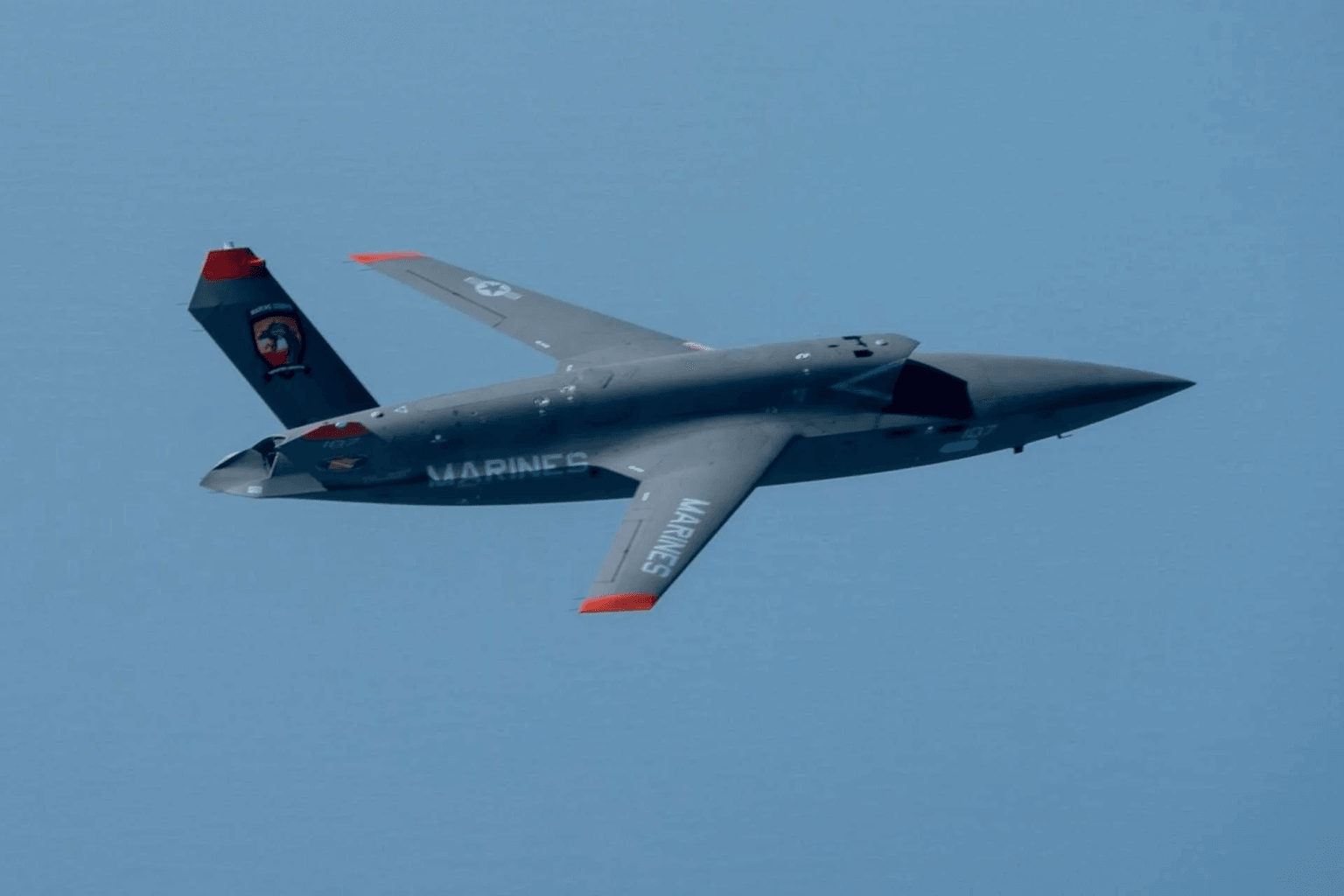 Máy bay không người lái XQ-58A Valkyrie của Mỹ