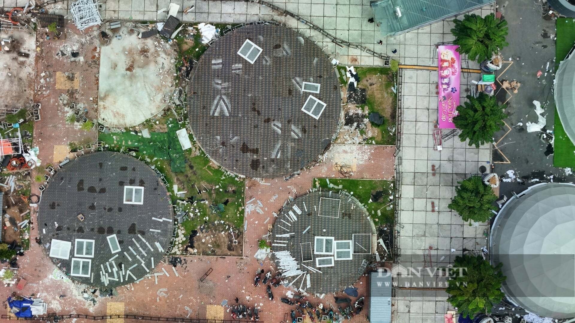 Toàn cảnh sân khấu Sen Hồng rộng 1ha tại Công viên 23 Tháng 9 nhìn từ trên cao sắp thành bãi xe metro