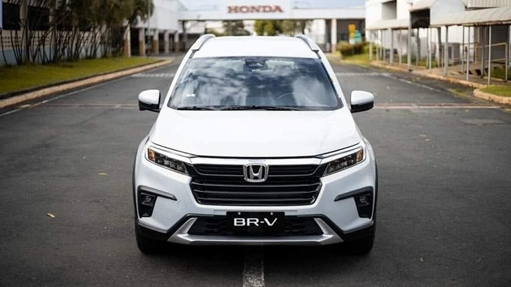 Chi tiết đèn pha LED và lưới tản nhiệt Honda BR-V