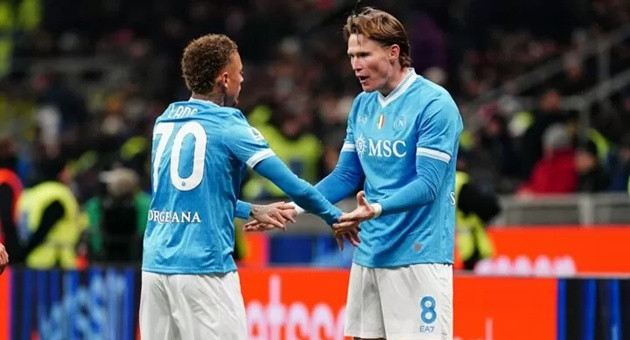 Scott McTominay ăn mừng bàn thắng quan trọng giúp Napoli giành 1 điểm trước Inter Milan