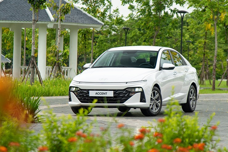 Giá xe Hyundai Accent lăn bánh tháng 1/2026, ưu đãi 64 triệu đồng