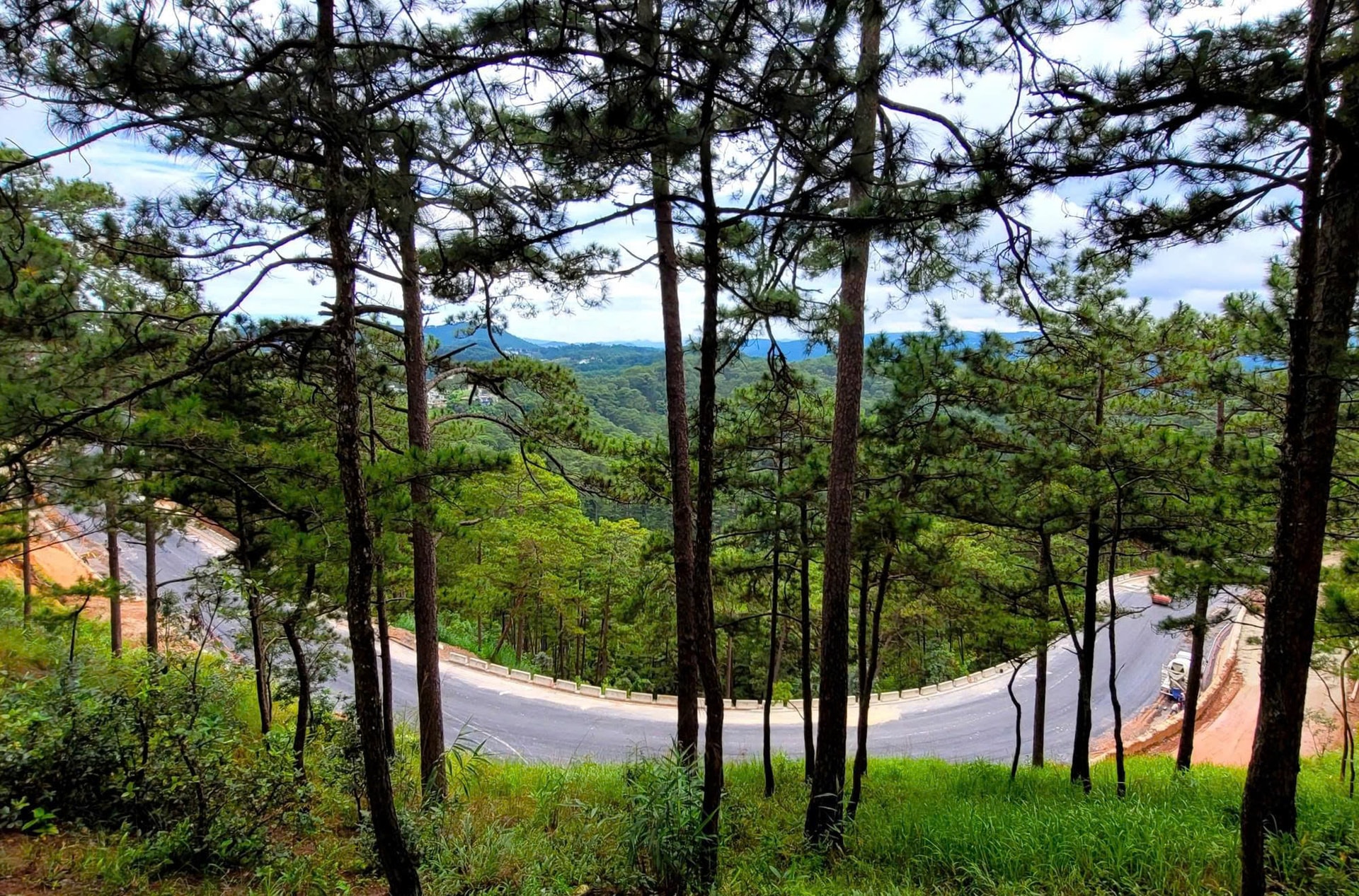 1.H&igrave;nh ảnh đ&egrave;o Prenn mở rộng