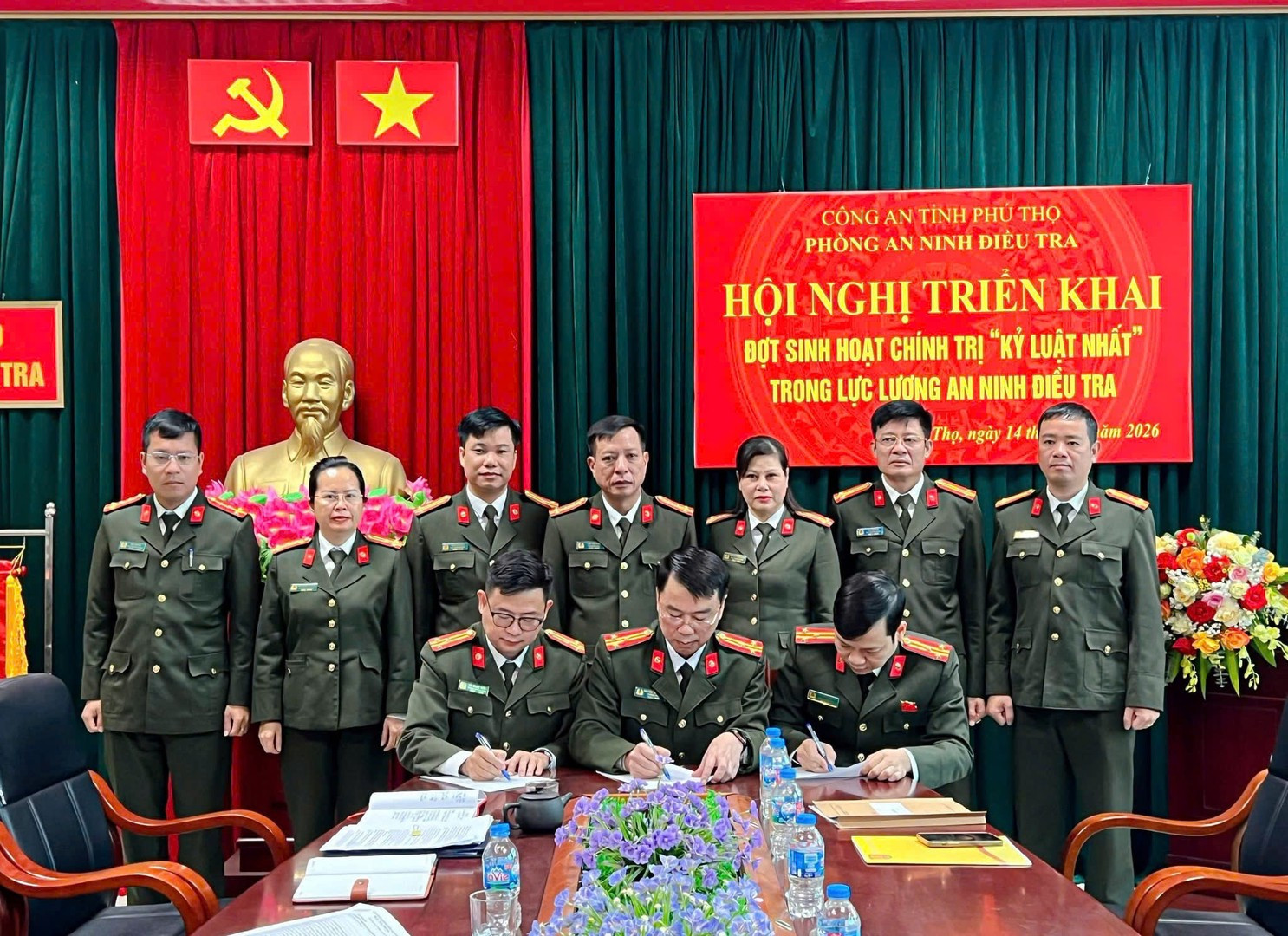 Đại tá Lâm Văn Vinh chỉ đạo tại Phòng An ninh điều tra