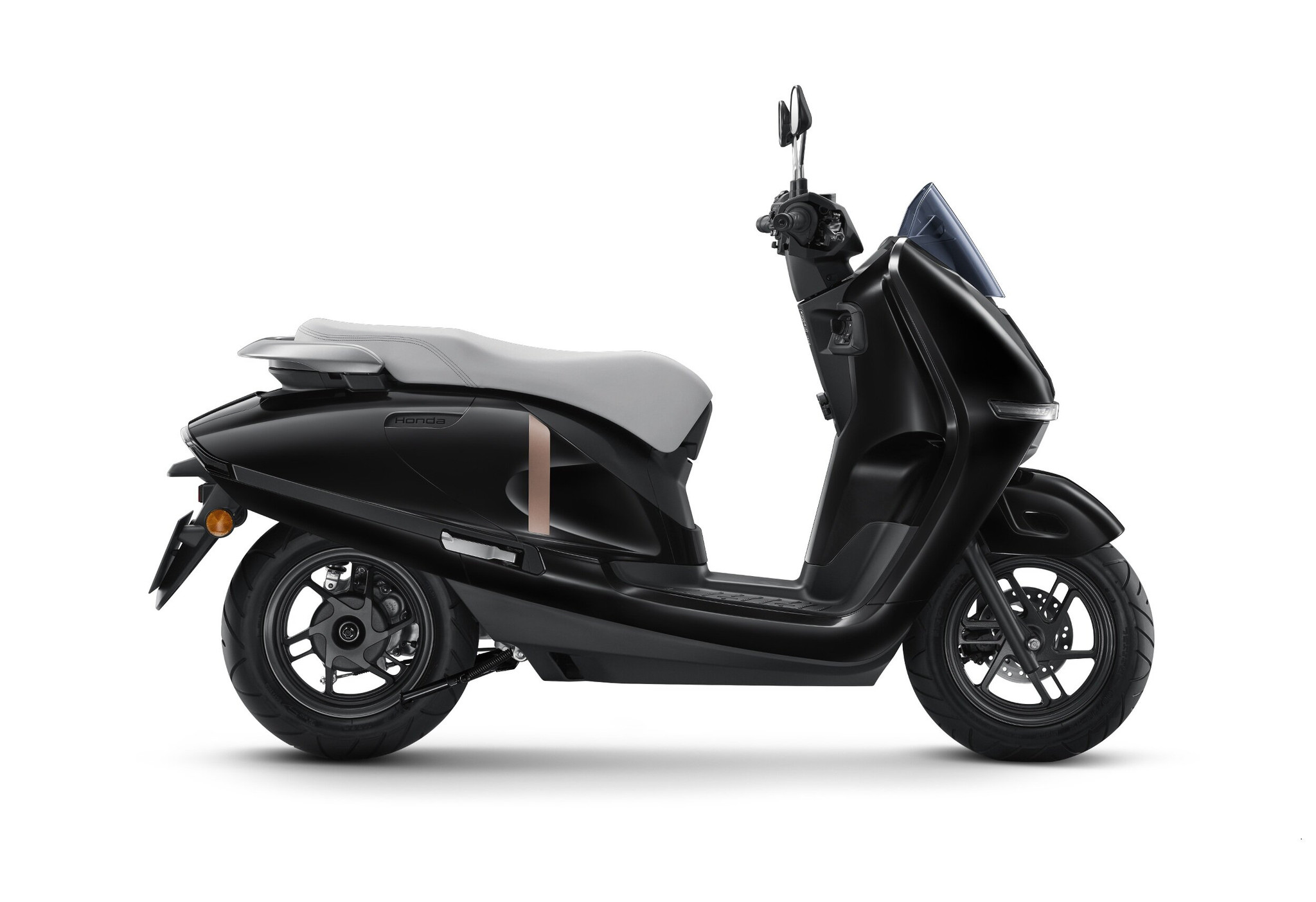 Xe máy điện Honda UC3 với thiết kế hiện đại vừa ra mắt tại Việt Nam