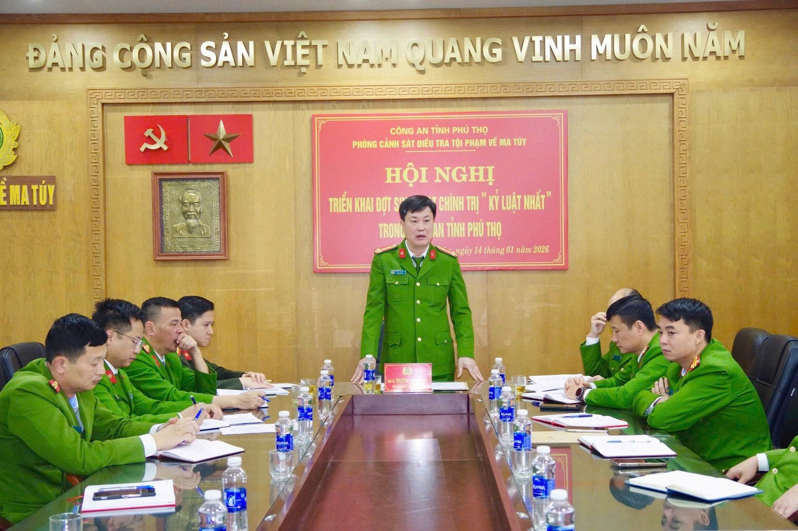 Đại tá Trương Quang Hải chỉ đạo tại Phòng Cảnh sát điều tra tội phạm về ma túy
