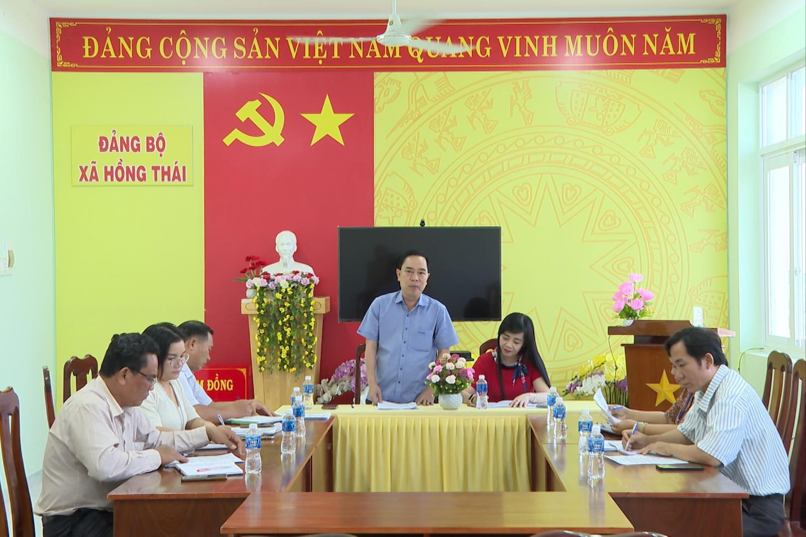 toan-canh-buoi-lam-viec-voi-nxa4-hong-thai-(1).jpg