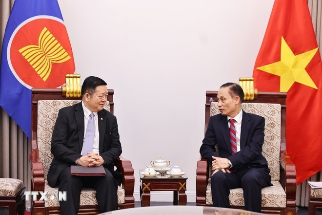 ttxvn-bi-thu-trung-uong-dang-bo-truong-bo-ngoai-giao-tiep-tong-thu-ky-asean-8530252.jpg