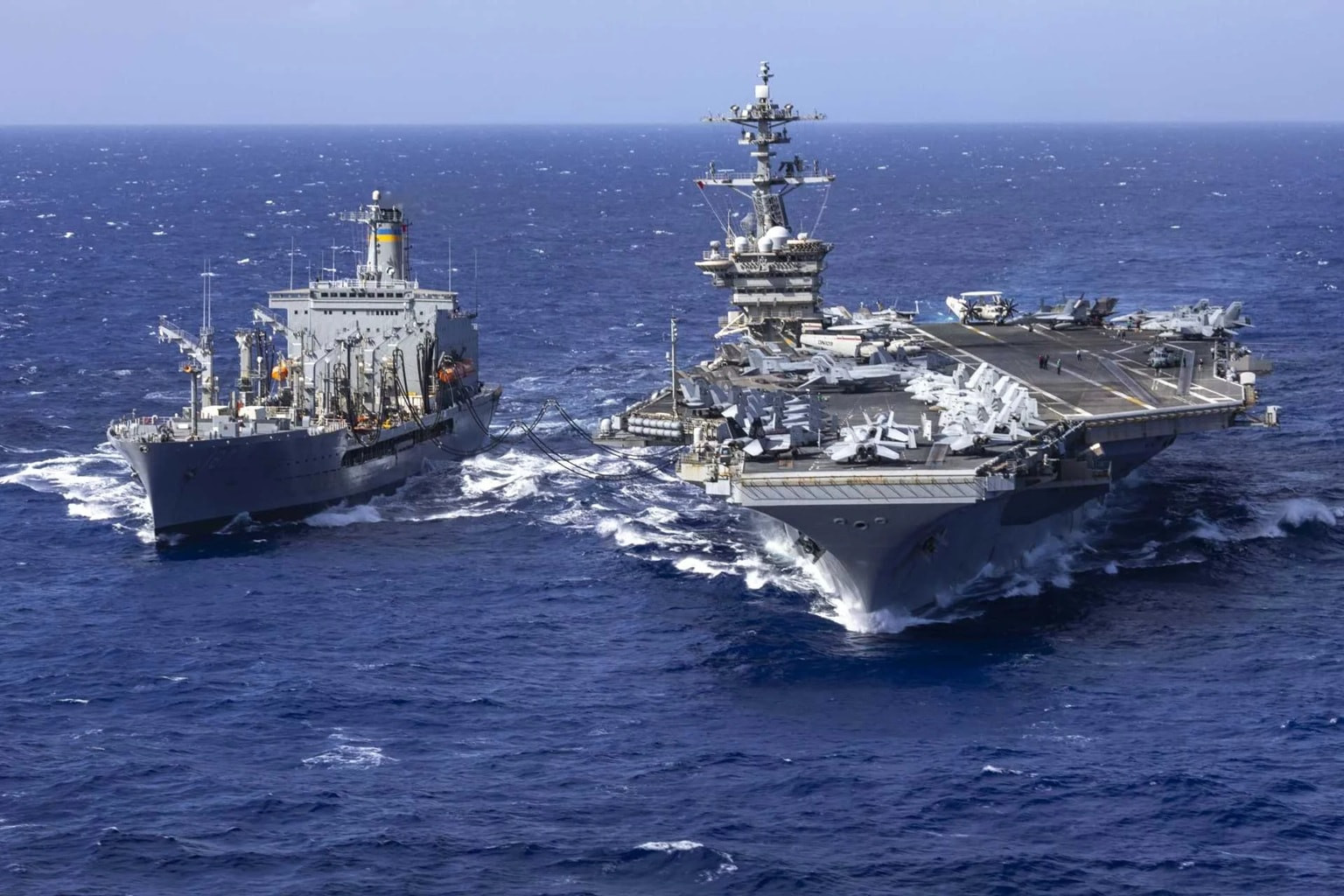 Tàu sân bay USS Abraham Lincoln của Hải quân Mỹ hoạt động tại khu vực Trung Đông