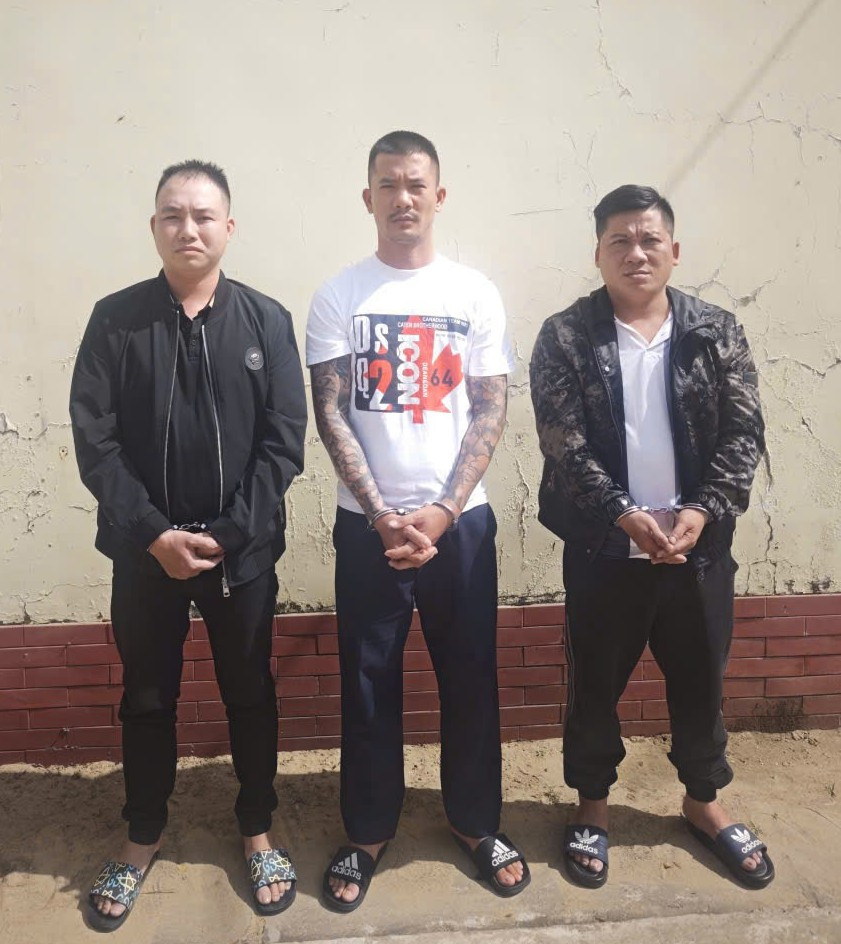 3 đối tượng bị tạm giữ để điều tra.