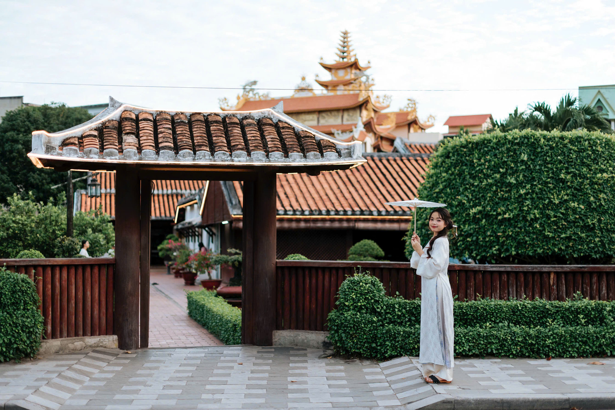 Di tích Trường Dục Thanh là địa điểm được bạn trẻ, gia đình lựa chọn để chụp hình vào dịp cuối năm