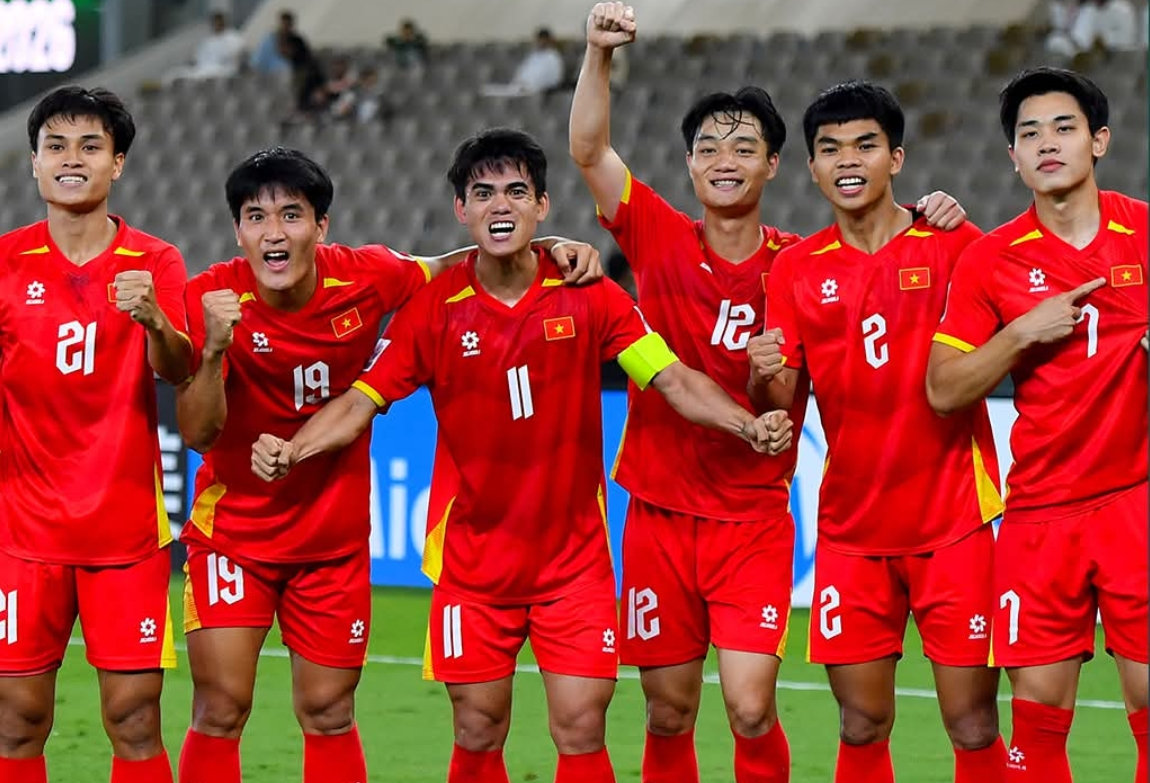 U23 Việt Nam ăn mừng chiến thắng nghẹt thở trước U23 UAE để tiến vào bán kết