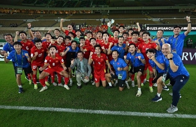 U23 Việt Nam ăn mừng sau chiến thắng trước U23 UAE để ghi tên mình vào vòng bán kết.