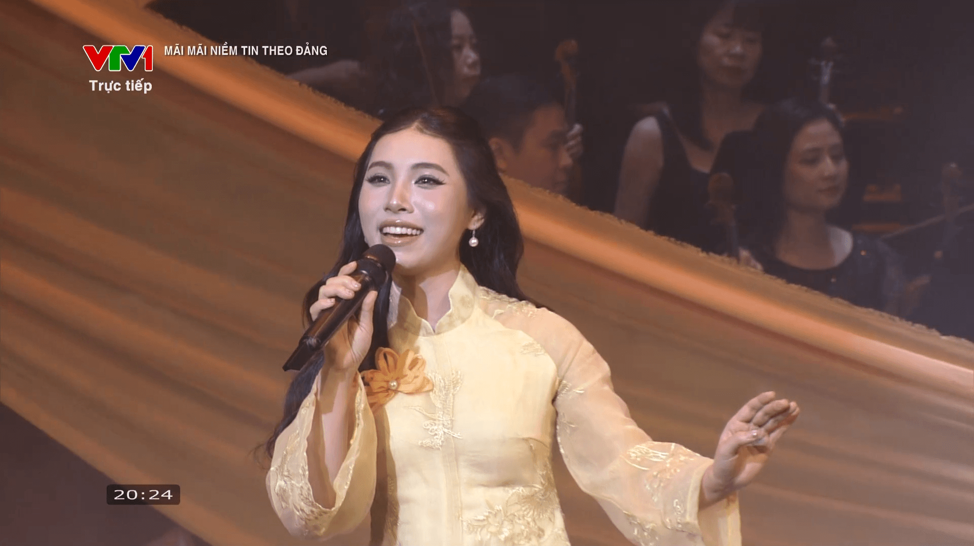 Đại biểu tham dự chương trình hòa nhạc chính luận