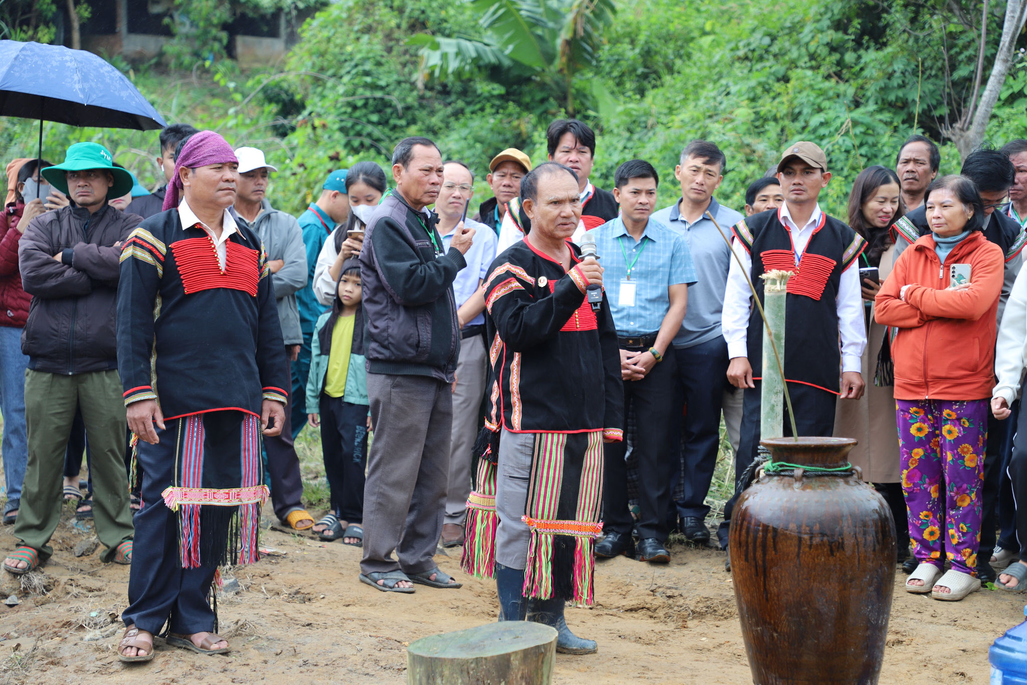 Nhờ sự hỗ trợ từ Dự án 6 thuộc Chương trình 1719, tỉnh Lâm Đồng đã đạt được nhiều kết quả tích cực trong công tác bảo tồn, phát huy giá trị văn hóa truyền thống tốt đẹp của các DTTS, tạo động lực thúc đẩy du lịch cộng đồng phát triển (Ảnh: Từ nguồn lực của Dự án 6 Chương trình 1719, xã Quảng Phú khôi phục Lễ cúng bến nước của người Ê đê; góp phần bảo tồn và phát huy giá trị văn hóa truyền thống tốt đẹp của các dân tộc thiểu số, gắn liền với phát triển du lịch)