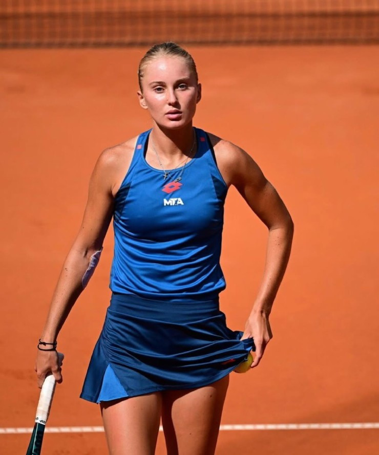 Polina Kudermetova thi đấu với phong thái lạnh lùng