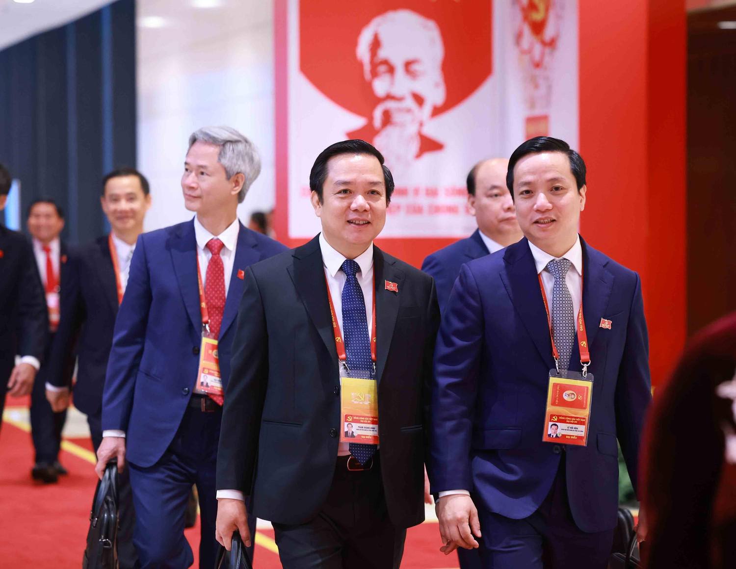 vna-potal-dai-bieu-toi-trung-tam-hoi-nghi-quoc-gia-du-phien-hop-tru-bi-dai-hoi-xiv-cua-dang-8537664.jpg