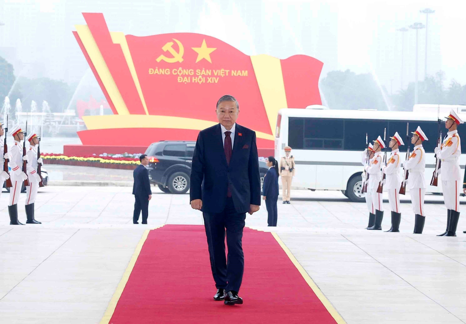 vna-potal-lanh-dao-dang-nha-nuoc-du-phien-hop-tru-bi-dai-hoi-xiv-cua-dang-8537578.jpg