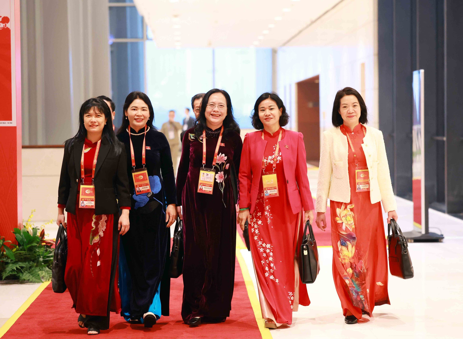 vna-potal-dai-bieu-toi-trung-tam-hoi-nghi-quoc-gia-du-phien-hop-tru-bi-dai-hoi-xiv-cua-dang-8537640.jpg