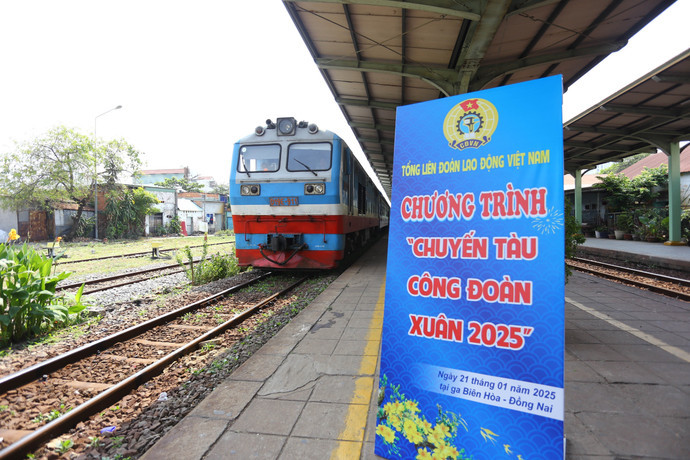 vna-potal-chuong-trinh-chuyen-tau-cong-doan-xuan-2025-7819730.jpg