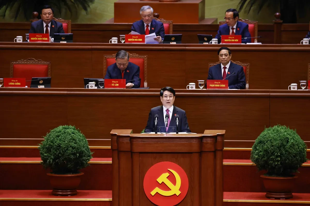 Chủ tịch nước Lương Cường đọc Diễn văn khai mạc Đại hội XIV của Đảng. Ảnh VTV.vn