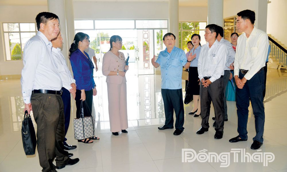 uy-chu-tich-uy-ban-mttq-tinh-kiem-tra-tinh-hinh-van-hanh-bo-may-chinh-quyen-dia-phuong-sau-sap-nhap-tai-xa-tan-phuoc-1-3-1-.jpg