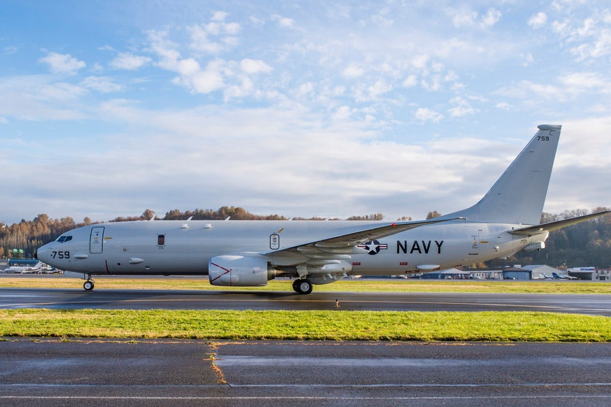 Máy bay tuần tra hàng hải P-8A Poseidon của Hải quân Mỹ hoạt động trên biển