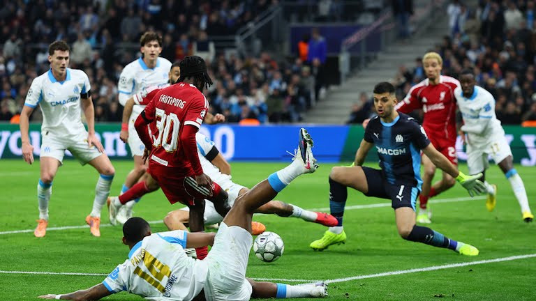 Các cầu thủ Liverpool kiểm soát hoàn toàn thế trận trong hiệp hai.
