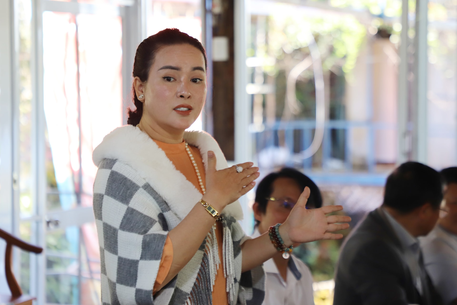 Businessmen's Cafe_ 2