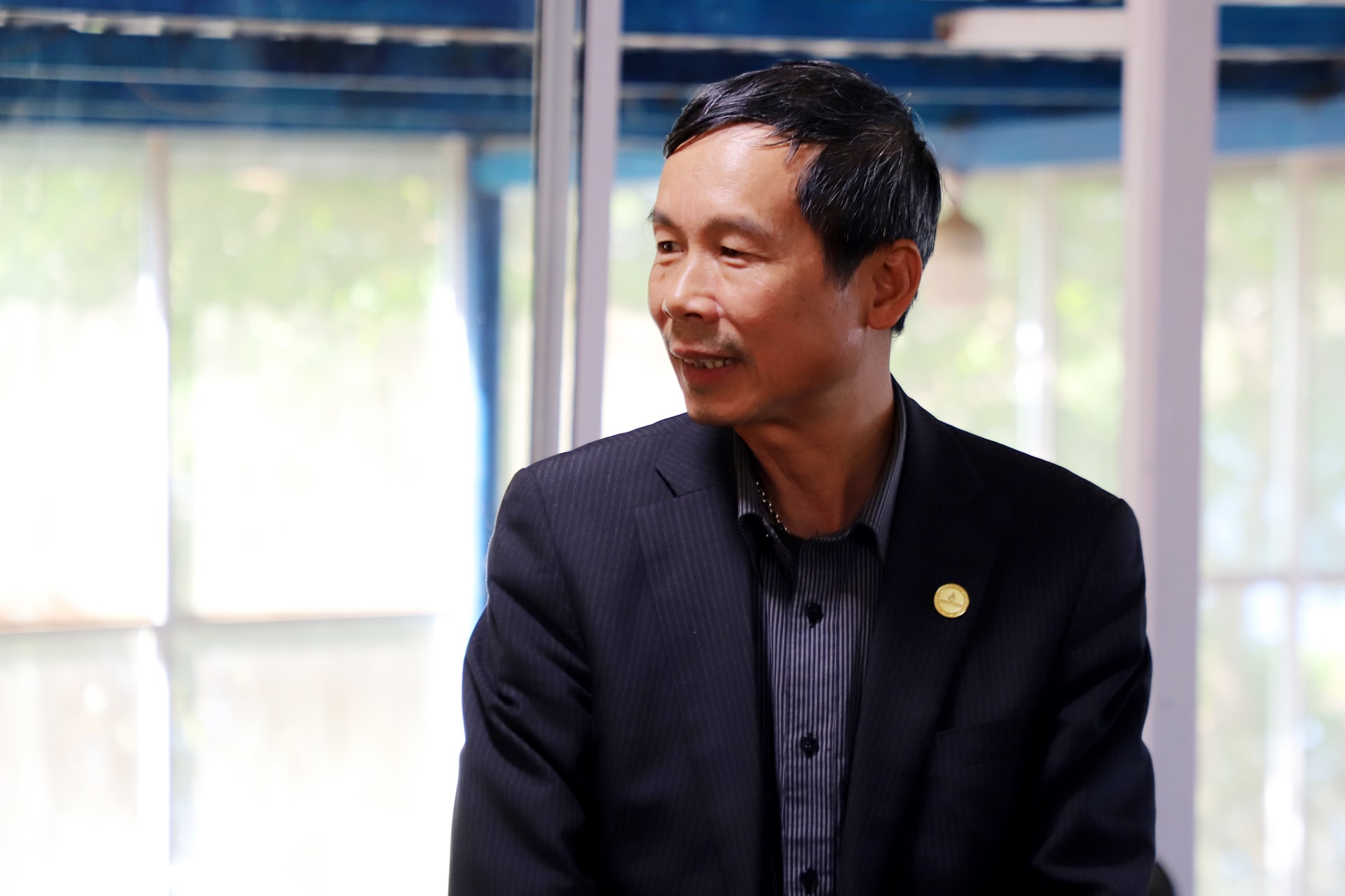 Businessmen's Cafe_ 4