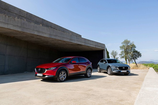 Mazda CX-30 ngoại thất màu đỏ nổi bật