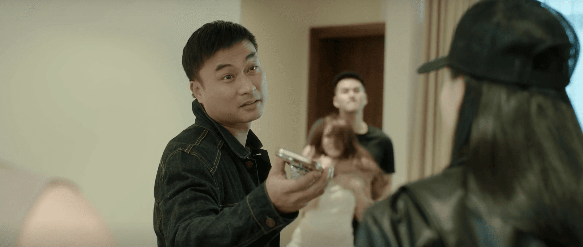 Lực lượng chức năng triển khai các biện pháp nghiệp vụ để ngăn chặn các đối tượng vi phạm.