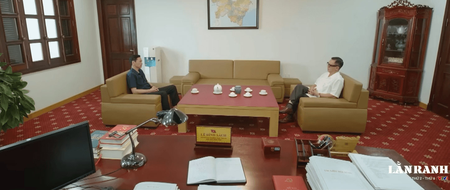 Ông Sách bất ngờ trước thông tin Triển thuyên chuyển công tác trong tập 56 Lằn ranh.