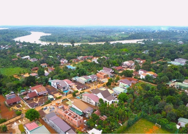 A corner of an E De village by the Serepok River