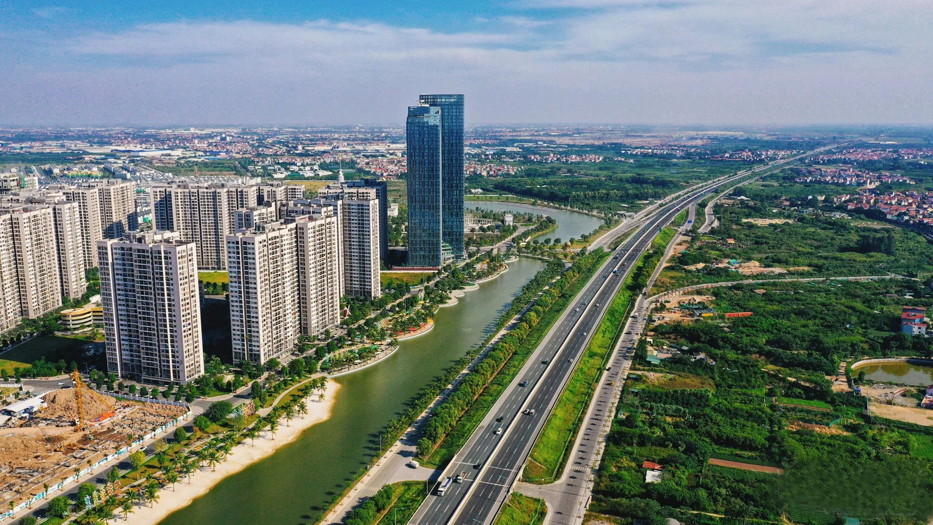 Mô phỏng sự gia tăng dân số và nhu cầu nhà ở tại Hà Nội đến năm 2045.