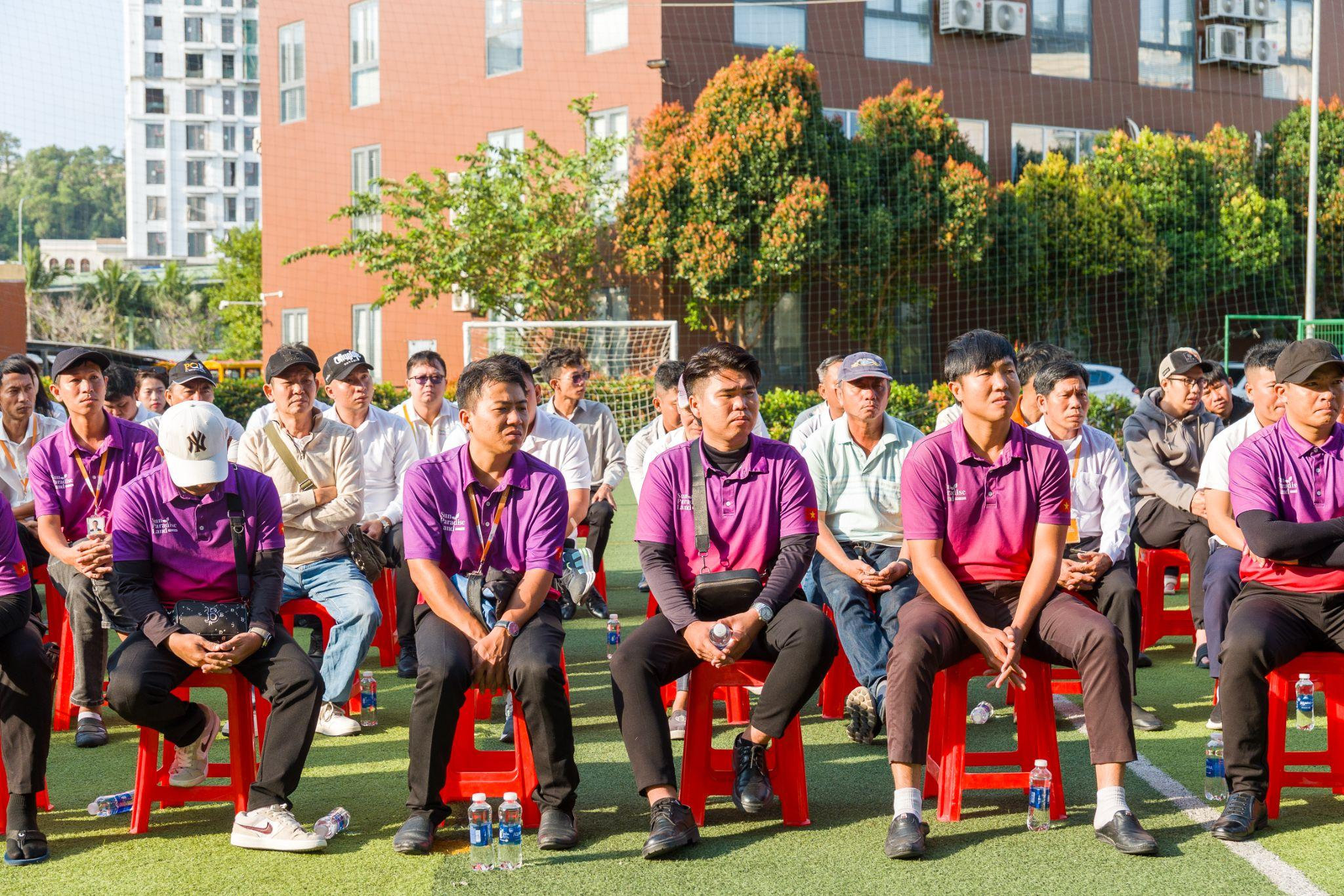 Hàng trăm tài xế tham gia Chương trình Đào tạo Tài xế tại Thị trấn Hoàng Hôn, Phú Quốc.