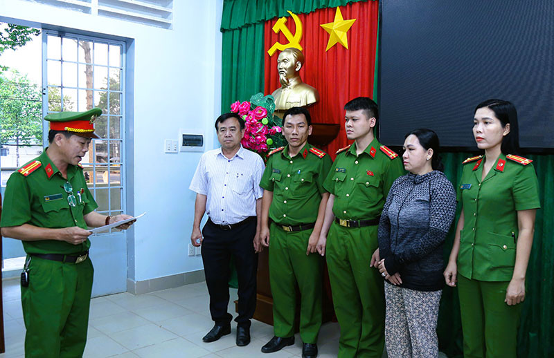 Công an tỉnh Đồng Nai thi hành lệnh bắt tạm giam Lê Thị Bích Phượng