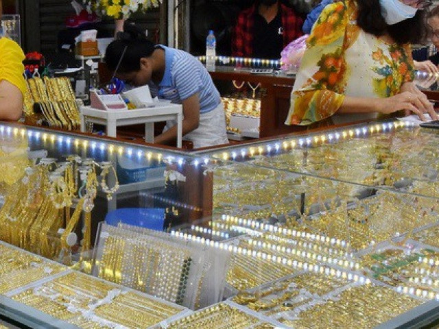 Giá vàng hôm nay đồng loạt tăng mạnh