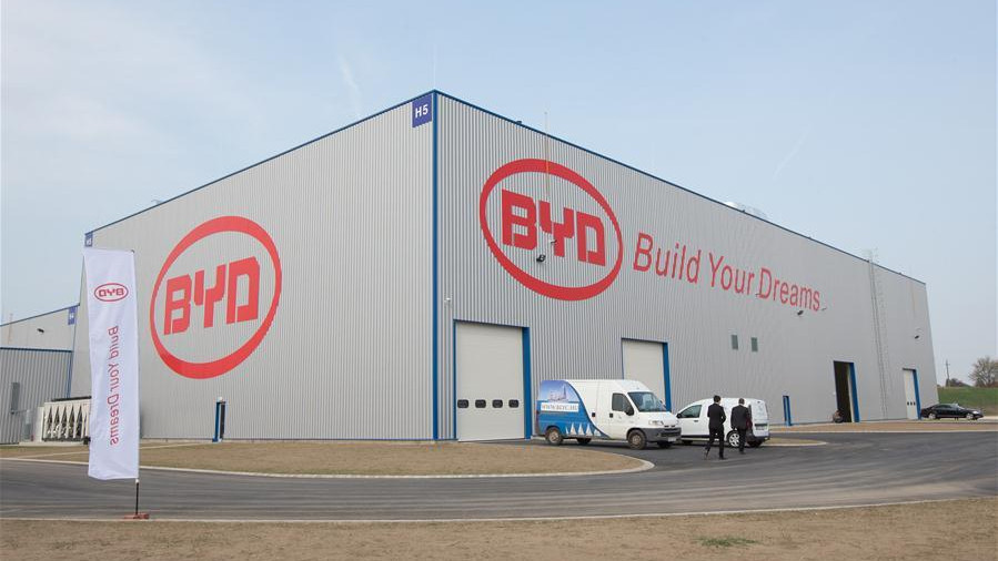 Lễ ký kết dự án nhà máy pin giữa BYD và Kim Long Motors