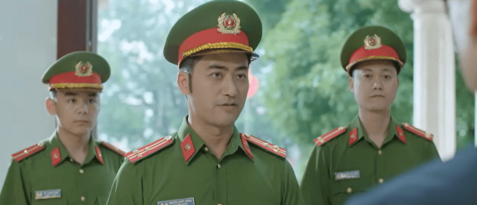 Triển bật khóc và gửi lời xin lỗi đến Thu khi không thể tiếp tục che giấu sai phạm.