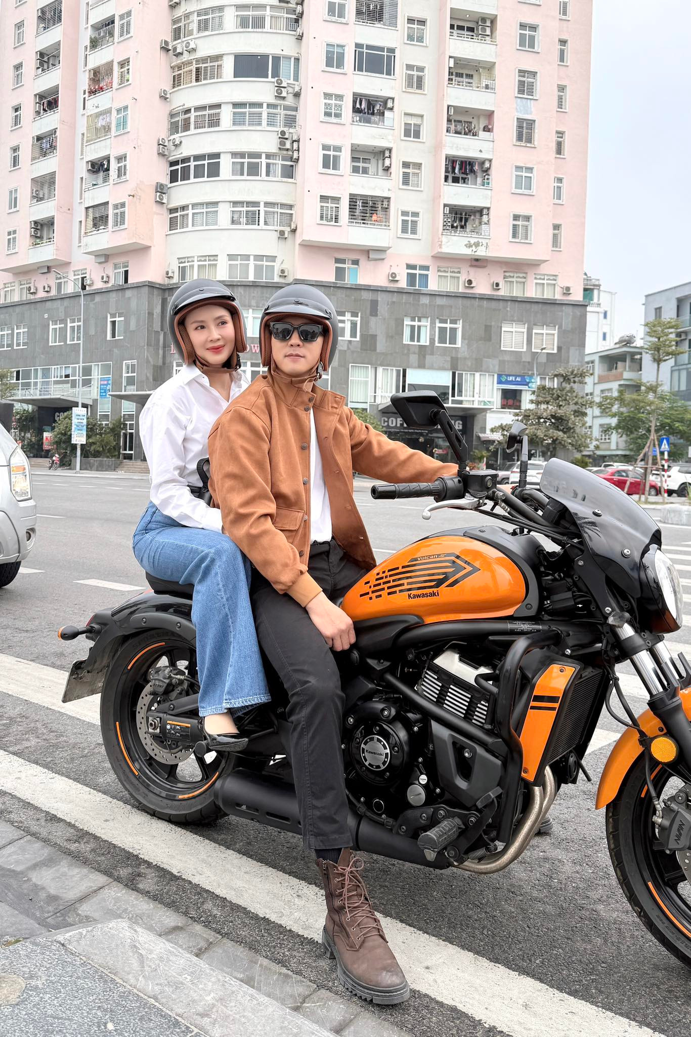 Hồng Diễm và Hà Việt Dũng trong hậu trường phim Lằn ranh