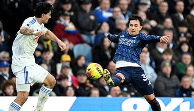 Zubimendi làm chủ hoàn toàn khu vực giữa sân trước Leeds.